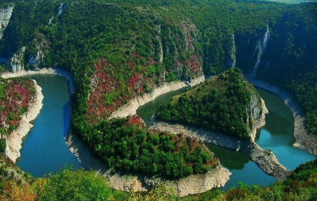 Serbia. Kanion rzeki Uvac. Żródło: turystyka.wp.pl